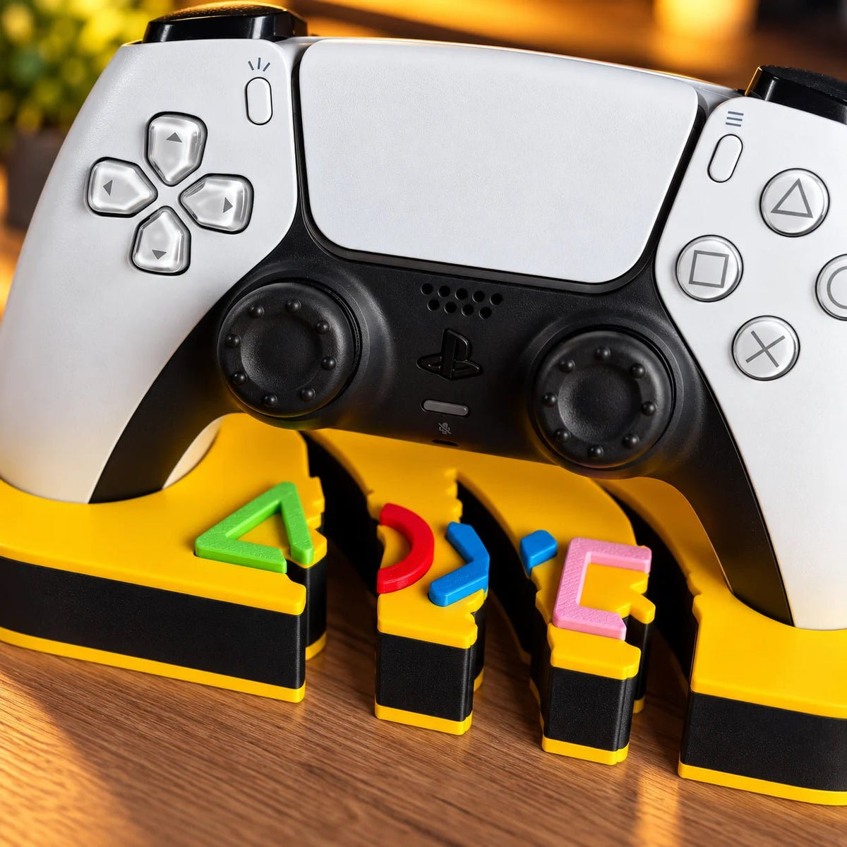 Claw Slash Controller Holder for PS5 & PS4 Controllers - Fictioo